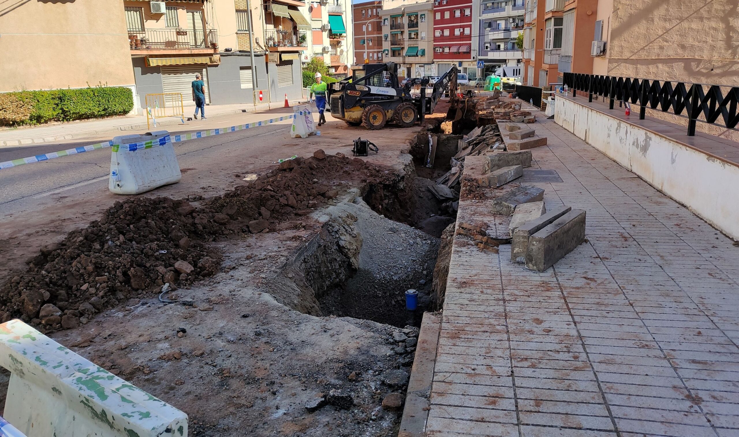 Indignación vecinal por los constantes cortes de agua en el barrio de ...