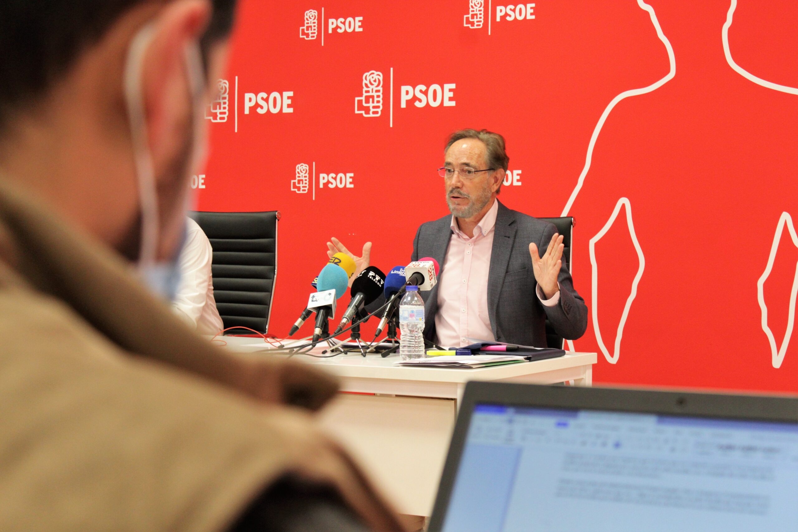 El PSOE pide al PP y a la Junta que "den la cara" por "la falsedad ...