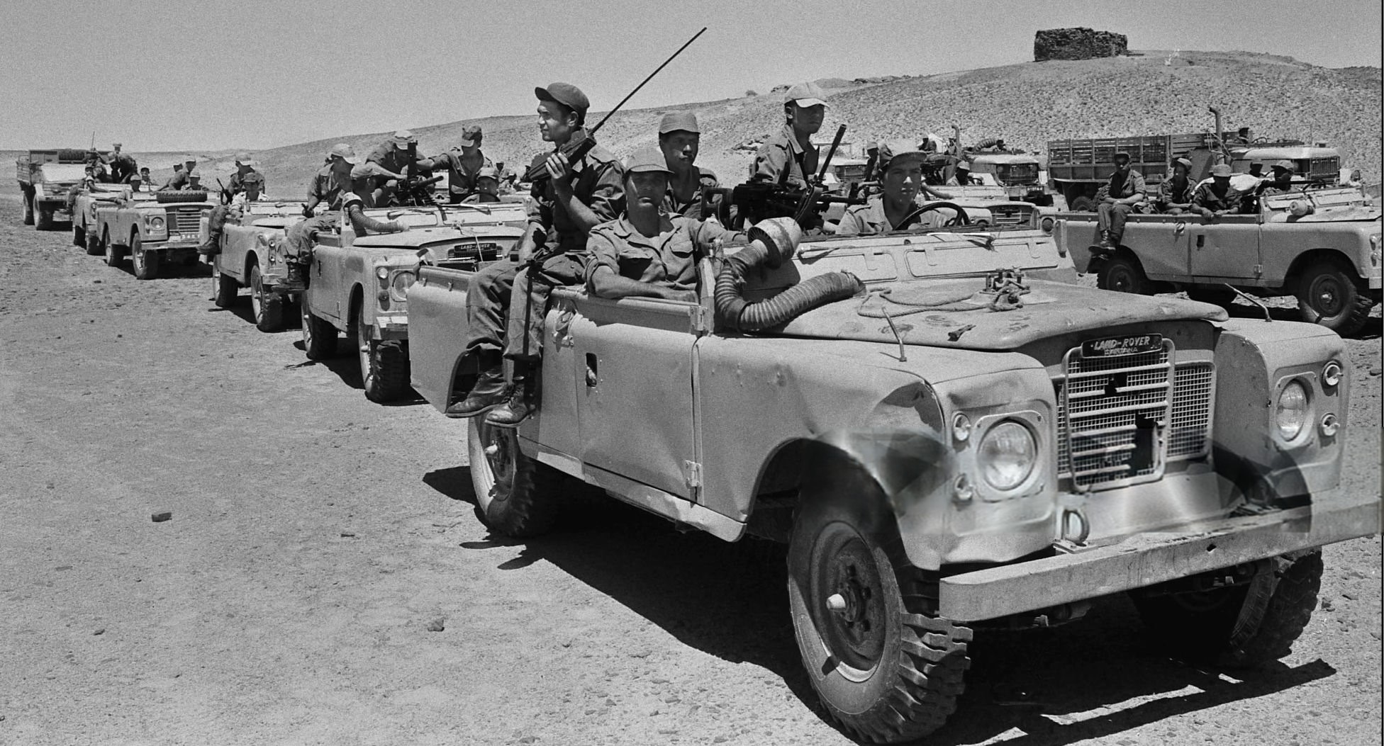 Cuando el Land Rover Santana era una poderosa máquina de combate - El ...