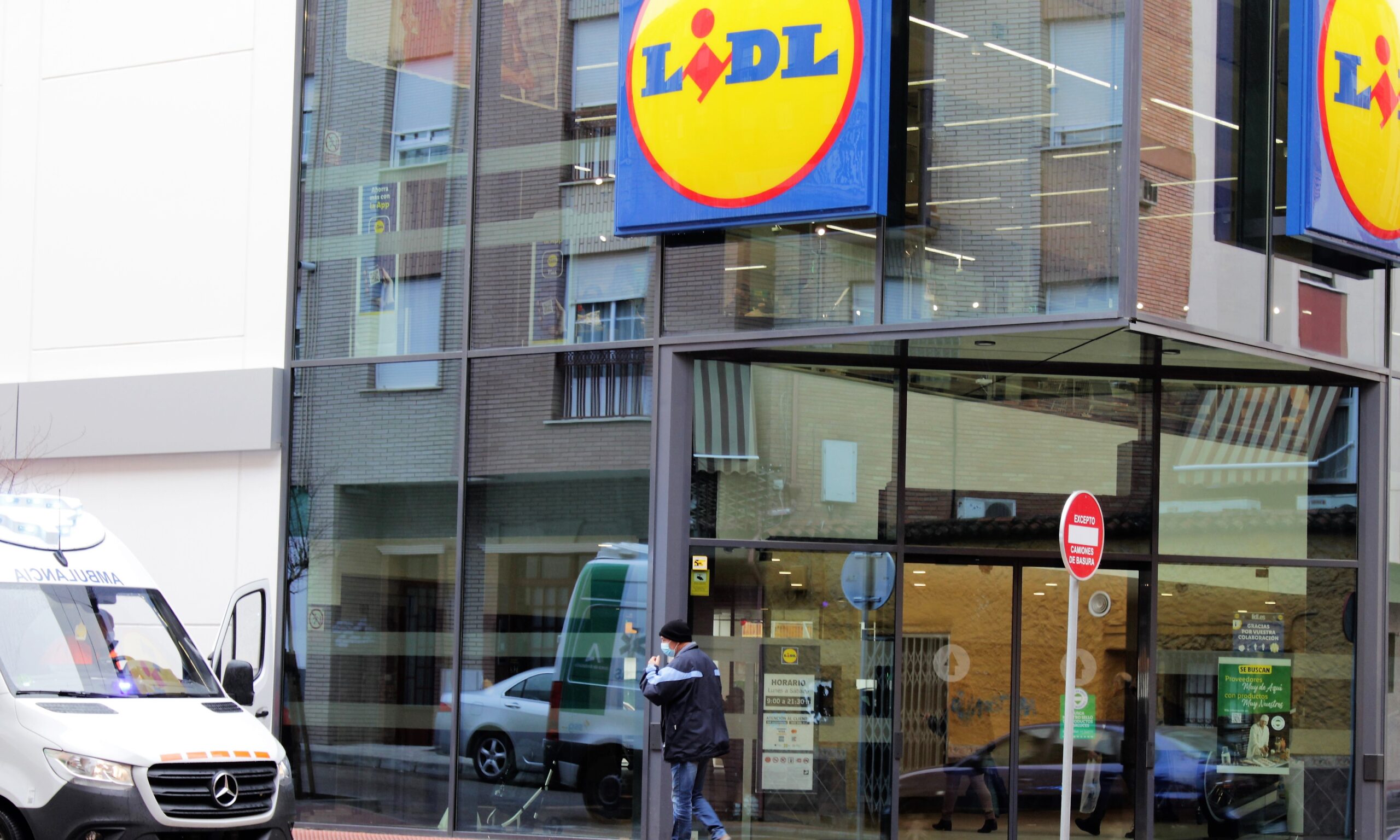 Un violento robo en un supermercado de Linares deja dos heridos - El ...